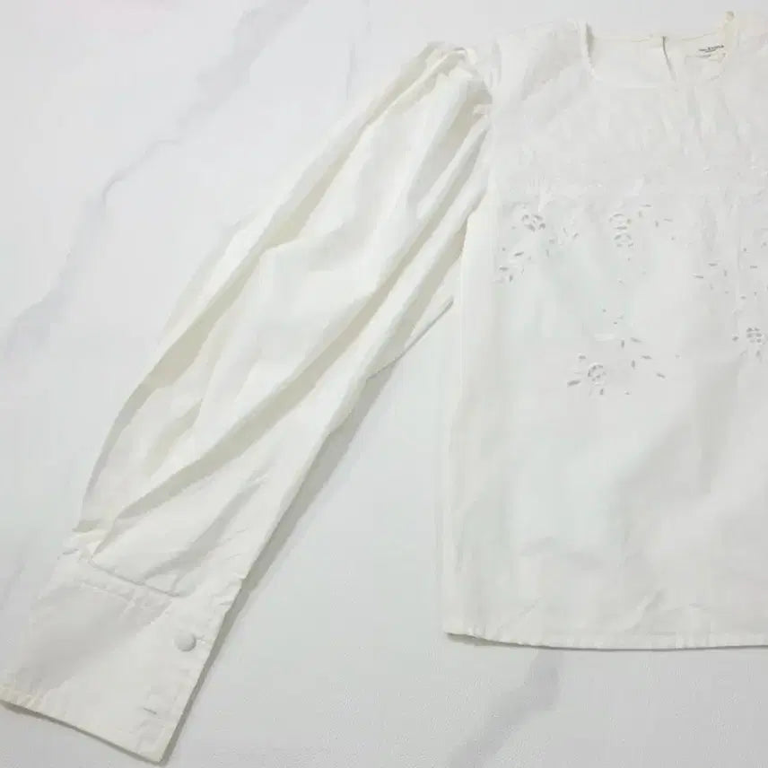 [BUNJANG] Isabel Marant White Embroidered Puff Sleeve Blouse / 이자벨마랑 화이트 자수 퍼프 소매 블라우스 36