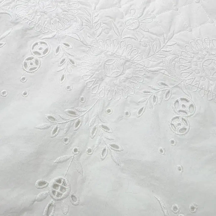 [BUNJANG] Isabel Marant White Embroidered Puff Sleeve Blouse / 이자벨마랑 화이트 자수 퍼프 소매 블라우스 36