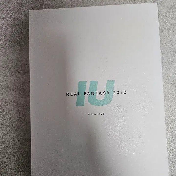 [BUNJANG] 아이유 리얼 판타지 2012 스페셜 dvd,포토북 / 아이유 리얼 판타지 2012 스페셜 dvd,포토북