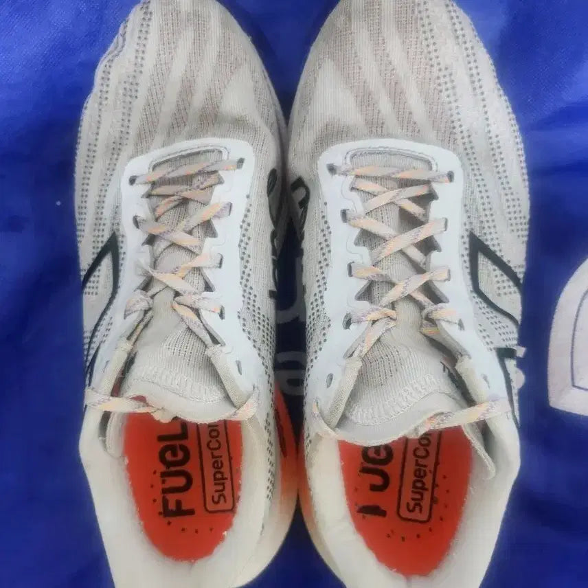 [BUNJANG] New Balance FuelCell SuperComp Trainer V2 Running Shoes Size 260 / 뉴발란스 퓨어셀 슈퍼컴프 트레이너 V2 운동화  런닝화 260 사이즈