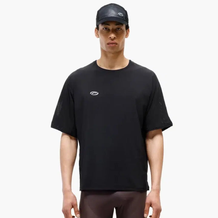 [BUNJANG] Optimistic Runners Perforated Short Sleeve T-shirt / 옵티미스틱 러너스 퍼포레이티드 반팔 티셔츠 블랙