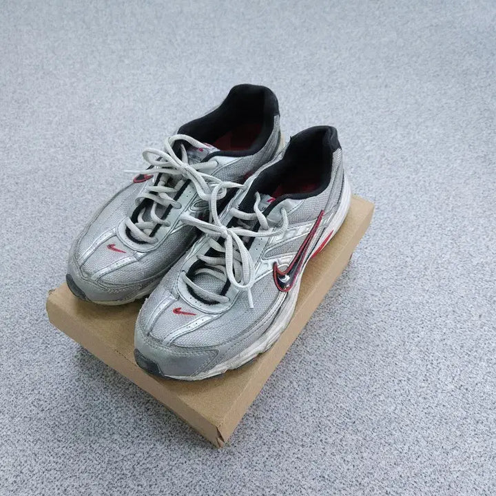 [BUNJANG] Nike Sneakers / 265 나이키 운동화 | A