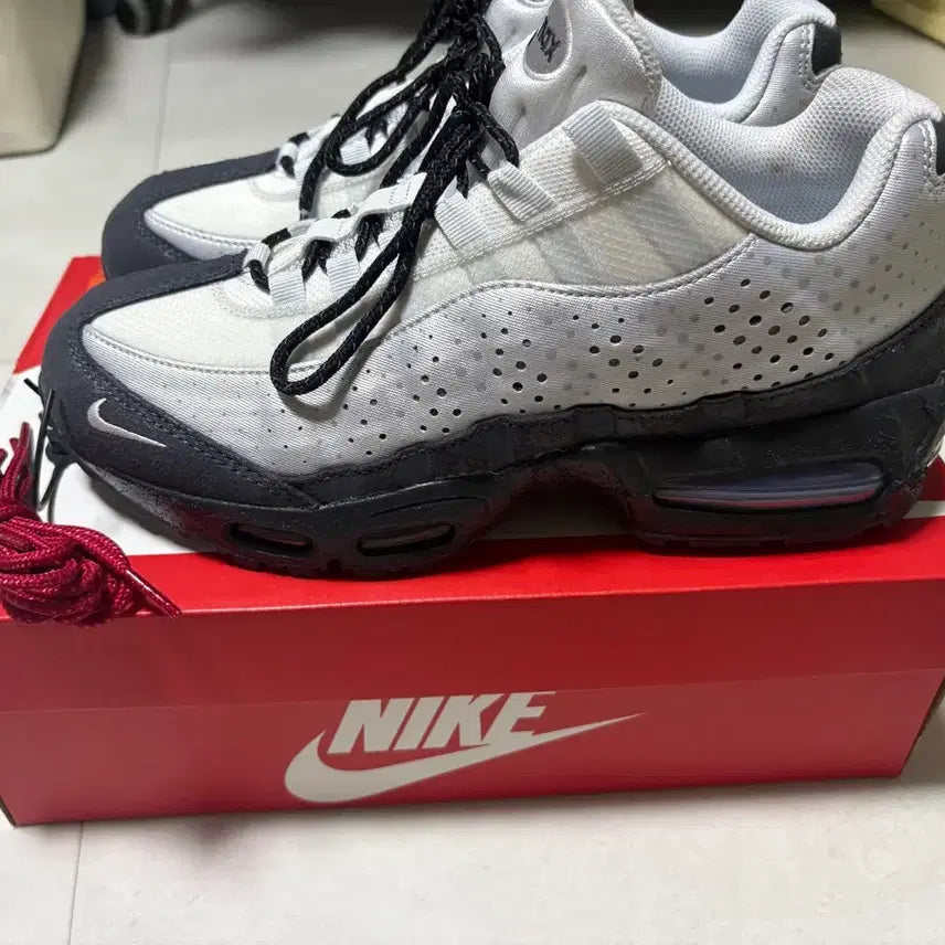 [BUNJANG] Nike Air Max 95 Big Bubble Seongsu-dong Edition Sneakers / 에어맥스 95 빅버블 성수동 에디션 270mm