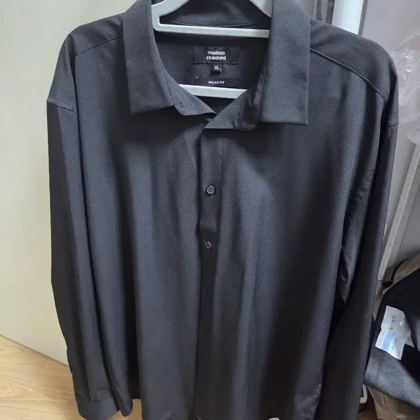 [BUNJANG] Musinsa Standard Silky Shirt Black / 무신사스탠다드 실키 셔츠 블랙 팝지다