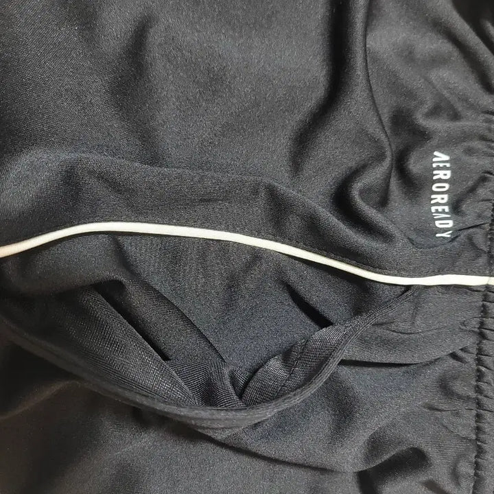 [BUNJANG] Adidas Black Shorts / 아디다스 검정색 반바지(새상품)