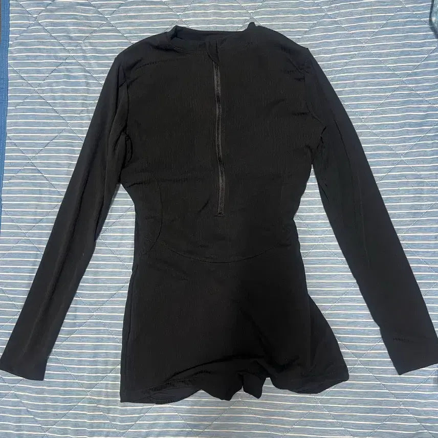 [BUNJANG] Attu Luna Stripe Bodysuit L Rash Guard Zip-up / 아뜨와 루나 스트라이프 바디수트 L 래쉬가드 집업 새상품