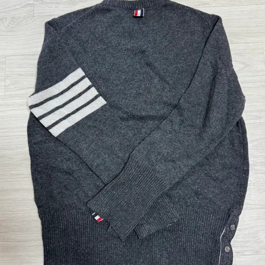 [SOLD OUT] 톰브라운 그레이 니트 풀오버