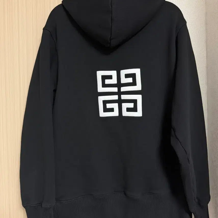 [BUNJANG] Givenchy Embroidered Logo Hoodie / 지방시 자수로고 후드티