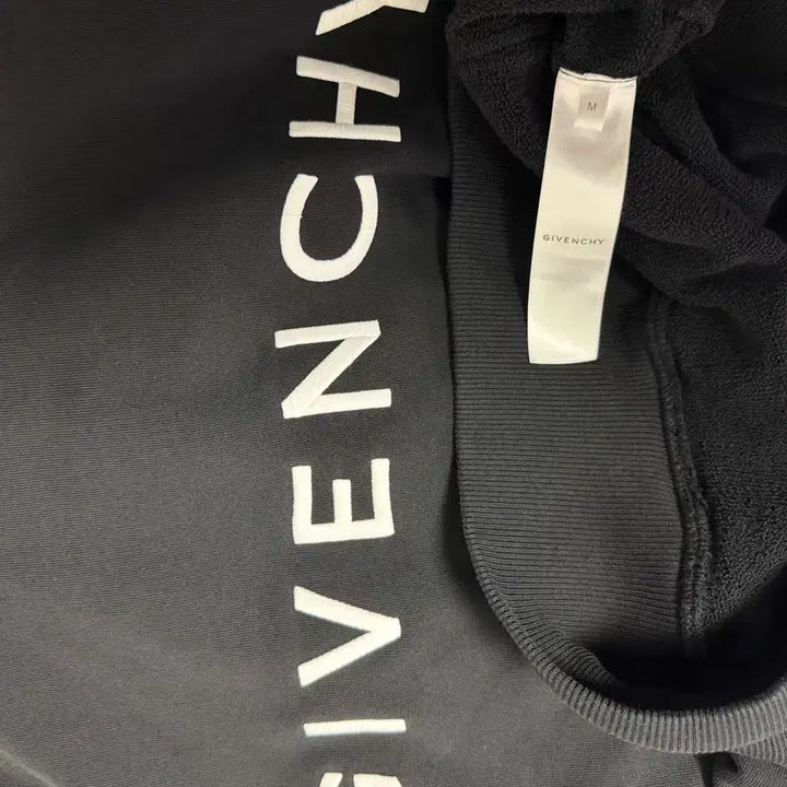 [BUNJANG] Givenchy Embroidered Logo Hoodie / 지방시 자수로고 후드티