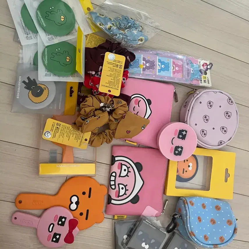 [BUNJANG] Kakao Friends Pouch, Mirror, Hair Tie Set / 카카오프렌즈 굿즈 모음전 (파우치/거울/머리끈)