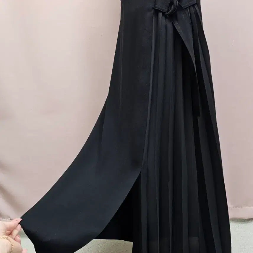 [SOLD OUT] LIST 리스트 플리츠 믹스 벨티드 뷔스티에 롱원피스
