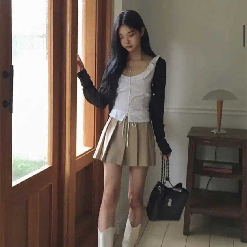 [BUNJANG] Dalt Ballerina Frill Sleeveless Blouse / 달트 발레리나 프릴 나시 블라우스