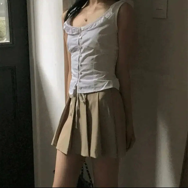 [BUNJANG] Dalt Ballerina Frill Sleeveless Blouse / 달트 발레리나 프릴 나시 블라우스