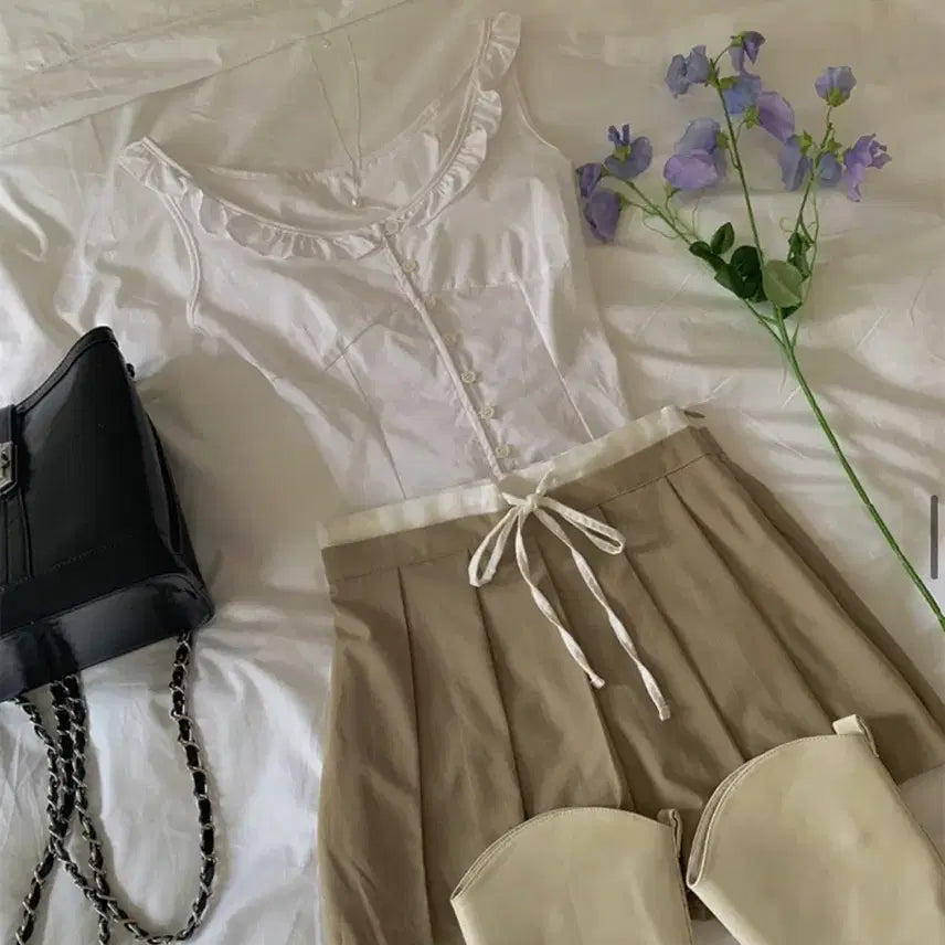 [BUNJANG] Dalt Ballerina Frill Sleeveless Blouse / 달트 발레리나 프릴 나시 블라우스