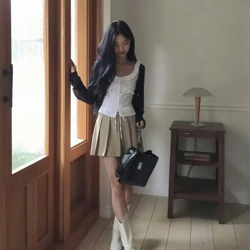 [BUNJANG] Dalt Ballerina Frill Sleeveless Blouse / 달트 발레리나 프릴 나시 블라우스