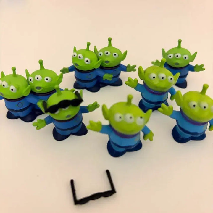 [BUNJANG] Toy Story Alien Figure (Aliens) with Sunglasses Set / 토이스토리 외계인 피규어 알린 + 선그라스