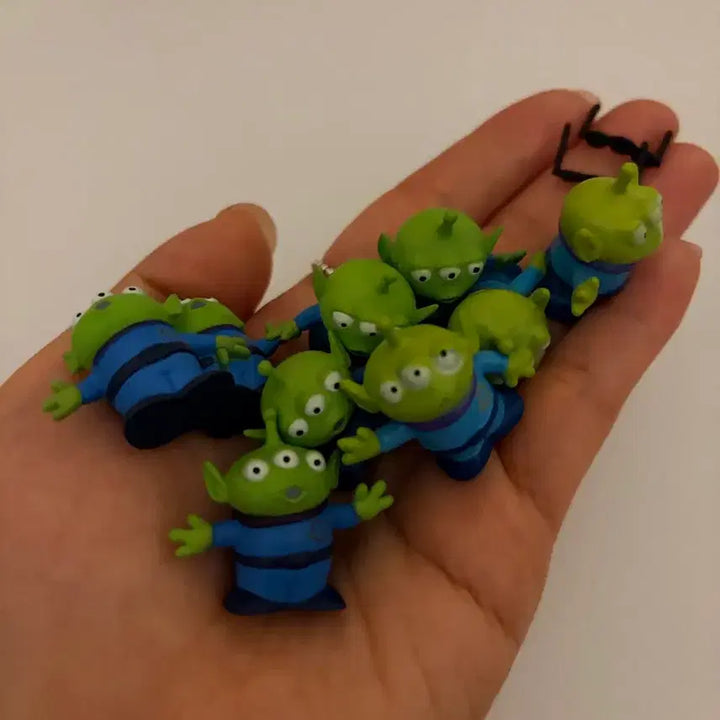 [BUNJANG] Toy Story Alien Figure (Aliens) with Sunglasses Set / 토이스토리 외계인 피규어 알린 + 선그라스