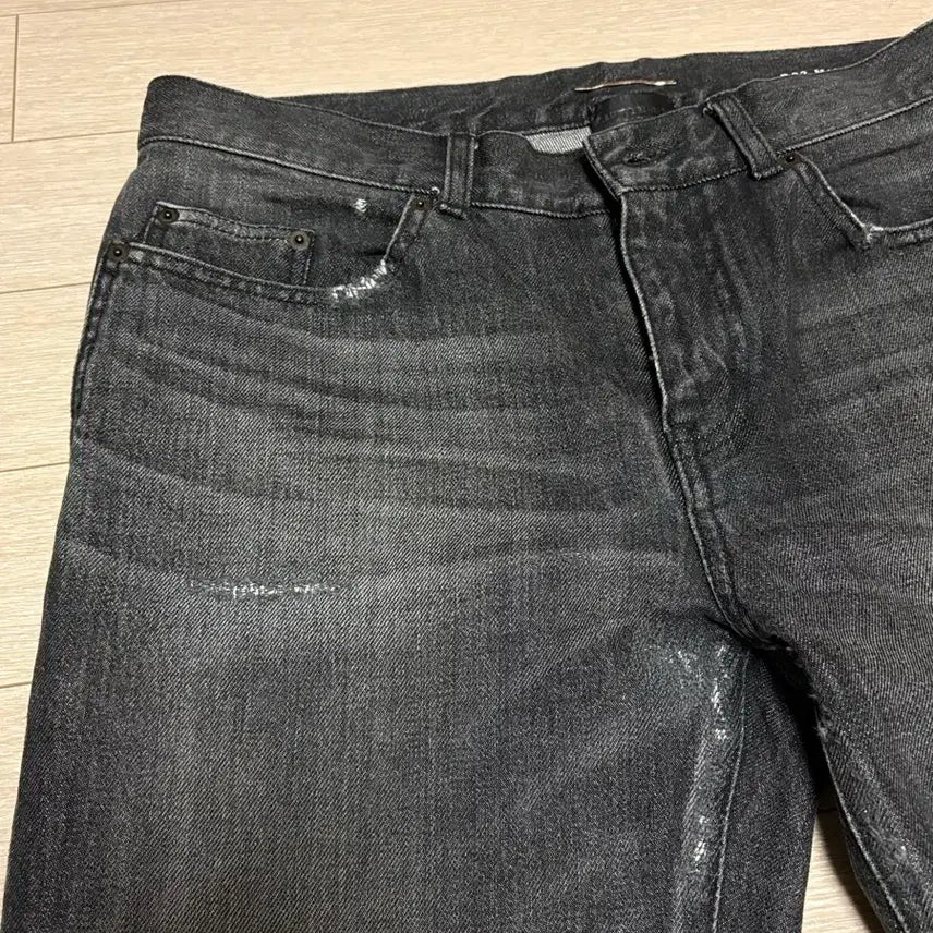 [SOLD OUT] (32) 18ss 생로랑 블랙 디스 데님 팬츠 진