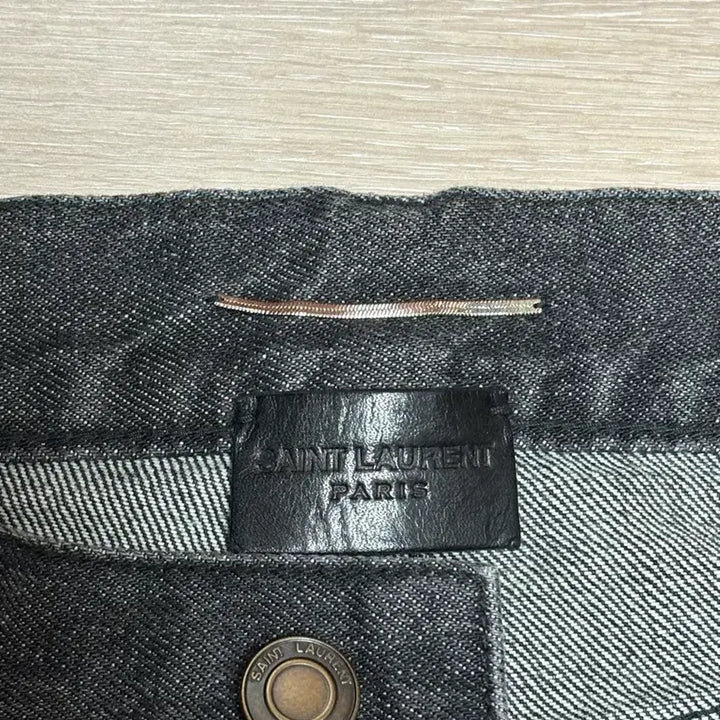 [SOLD OUT] (32) 18ss 생로랑 블랙 디스 데님 팬츠 진