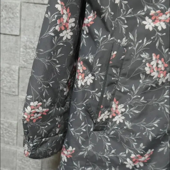 [BUNJANG] Treksta Floral Pattern Hooded Coat / 트렉스타의 매력적인 꽃무늬 후드 코트
