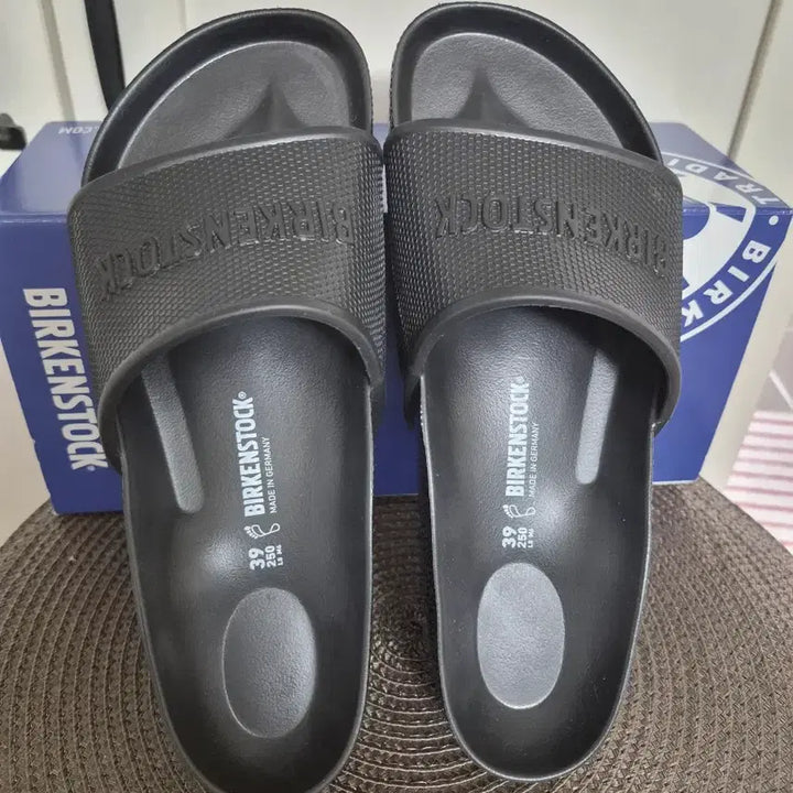 [BUNJANG] Birkenstock Slippers (Size 250) / 버켄스탁 슬리퍼(250)