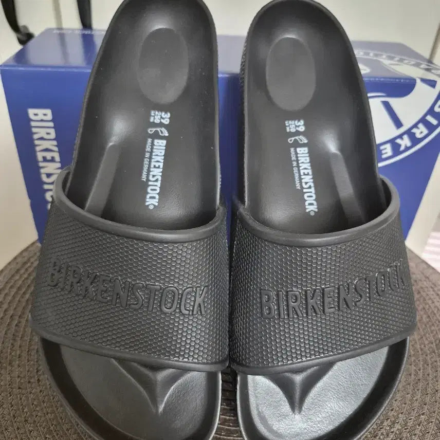 [BUNJANG] Birkenstock Slippers (Size 250) / 버켄스탁 슬리퍼(250)