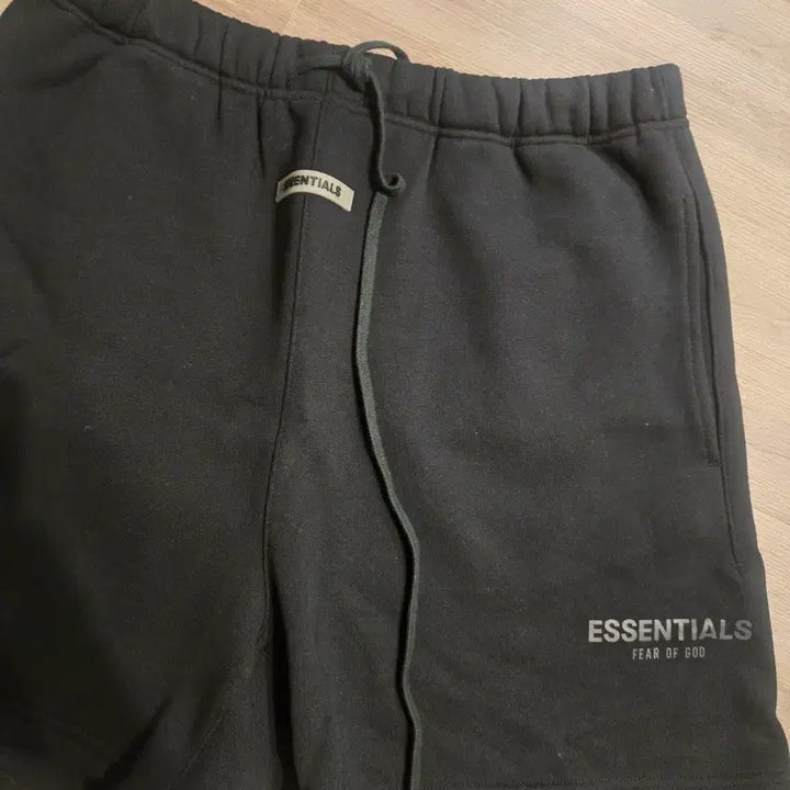 [BUNJANG] Essential Black Shorts / 에센셜 반바지 팬츠