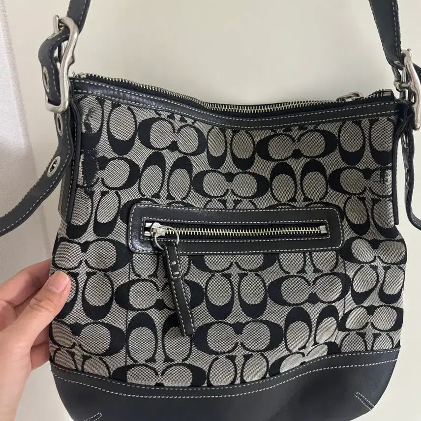 [BUNJANG] Coach Signature Black Shoulder Bag / 코치 시그니처 블랙 숄더백