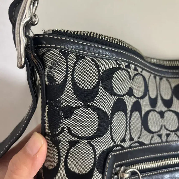 [BUNJANG] Coach Signature Black Shoulder Bag / 코치 시그니처 블랙 숄더백