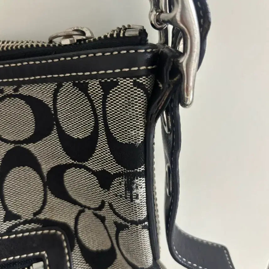 [BUNJANG] Coach Signature Black Shoulder Bag / 코치 시그니처 블랙 숄더백