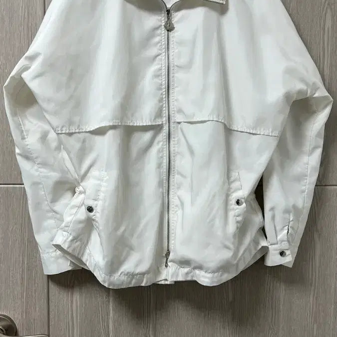 [SOLD OUT] 몽클레어 화이트 바람막이