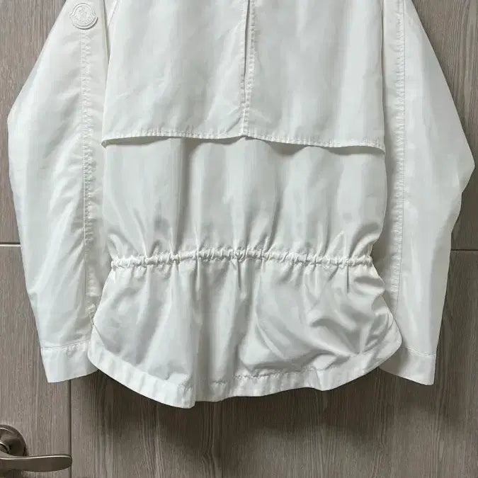 [SOLD OUT] 몽클레어 화이트 바람막이