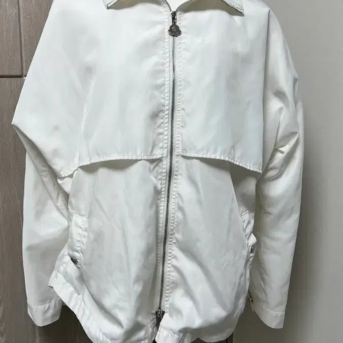 [SOLD OUT] 몽클레어 화이트 바람막이