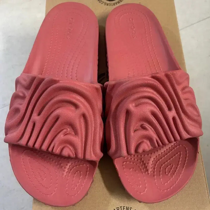 [BUNJANG] Crocs x Challet 240 Slippers / 크록스x샬레 240