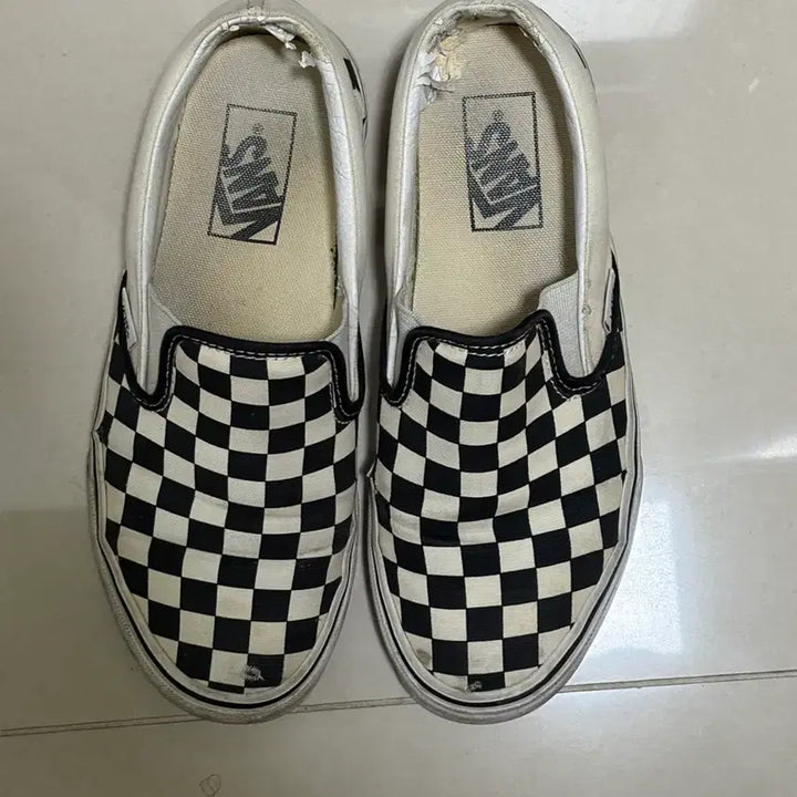 [BUNJANG] Vans Checkerboard Slip-On 235 Sneakers / Vans 반스 체커보드 슬립온 235