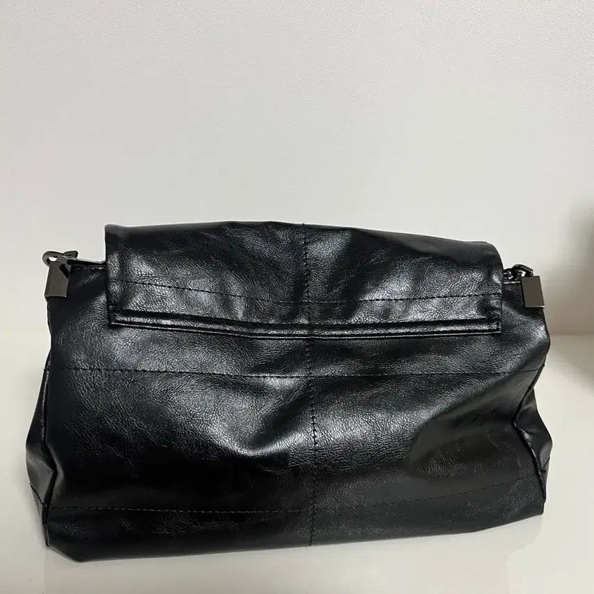 [BUNJANG] ZARA Yuna Bag Shoulder Bag / 자라 락 플랩 숄더백 블랙 유나백