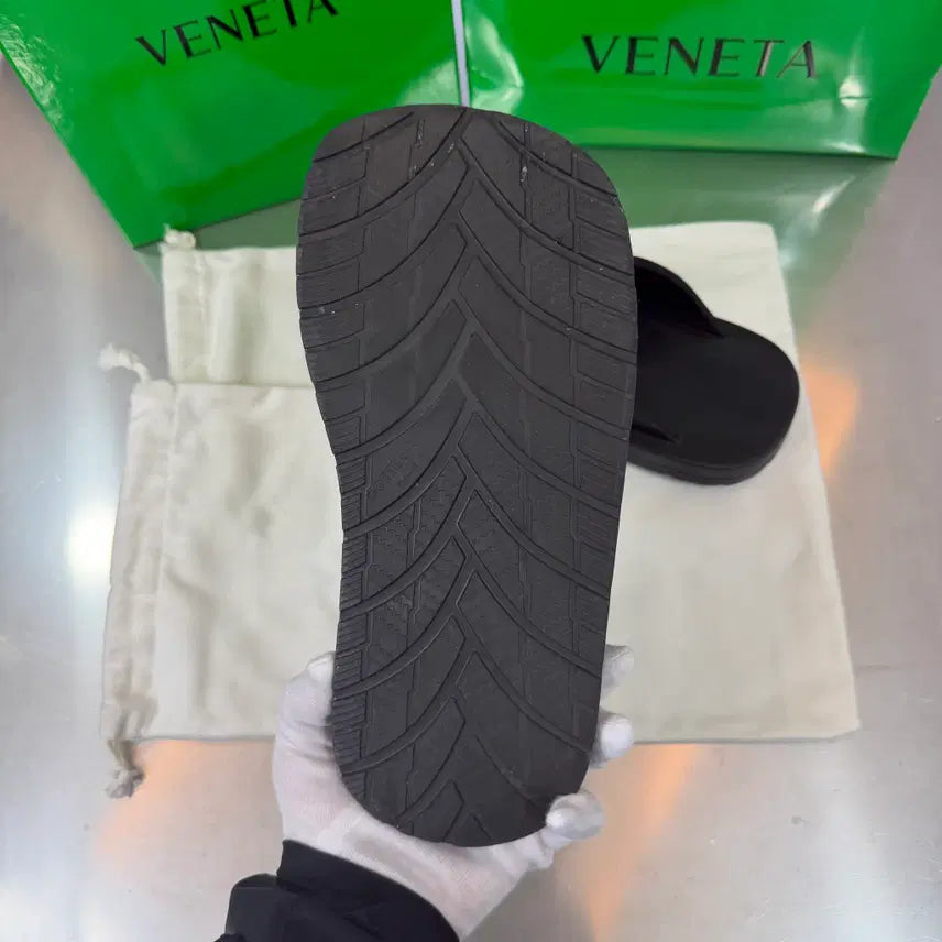 [BUNJANG] Bottega Veneta Flintstone Mule Slippers / [리오브] 보테가베네타 플린스톤 뮬 슬리퍼