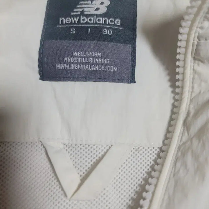 [SOLD OUT] 뉴발란스 배색 후드 바람막이 자켓 90