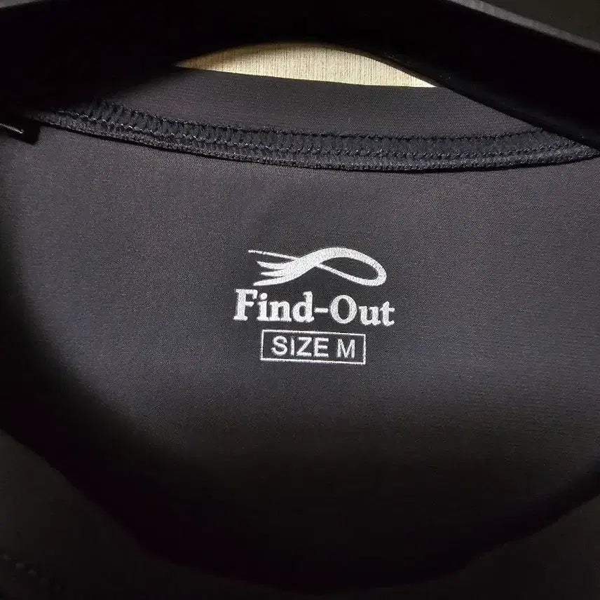 [BUNJANG] Find-Out Round Neck T-shirt (100) / 파인드아웃 라운드 티셔츠 (100)