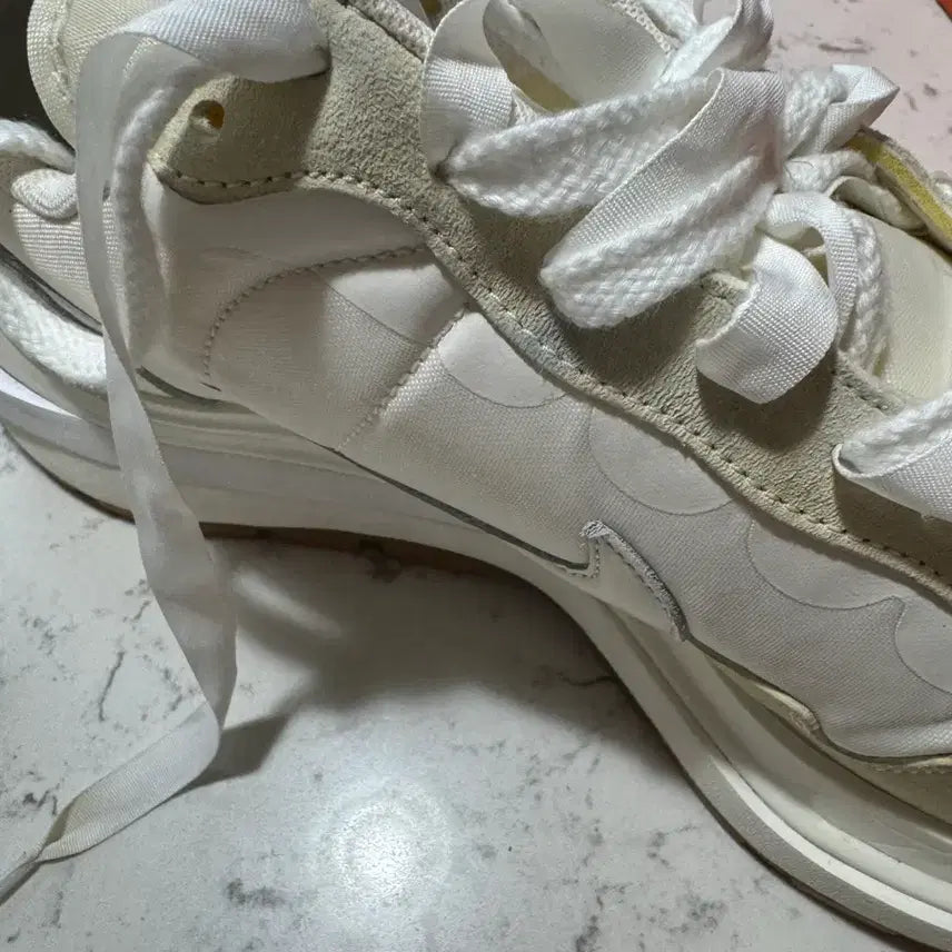 [BUNJANG] Nike Sacai Vaporwaffle White Sneakers / 사카이 베이퍼와플 화이트 275