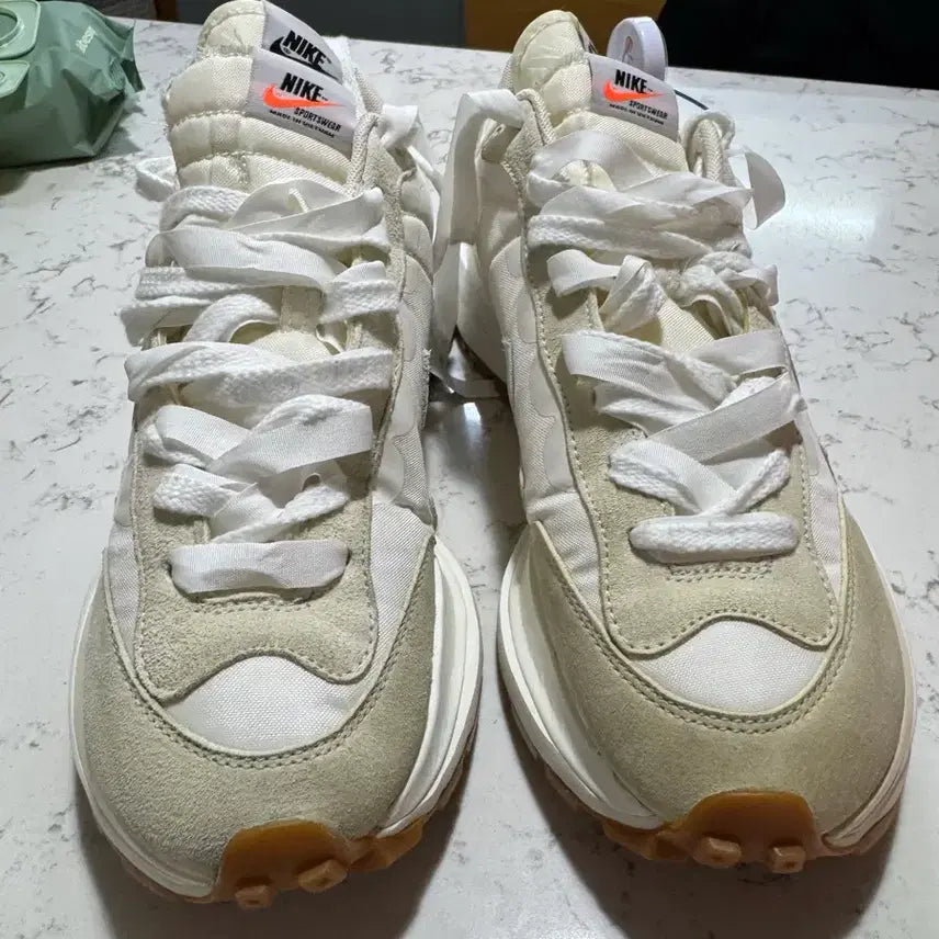 [BUNJANG] Nike Sacai Vaporwaffle White Sneakers / 사카이 베이퍼와플 화이트 275