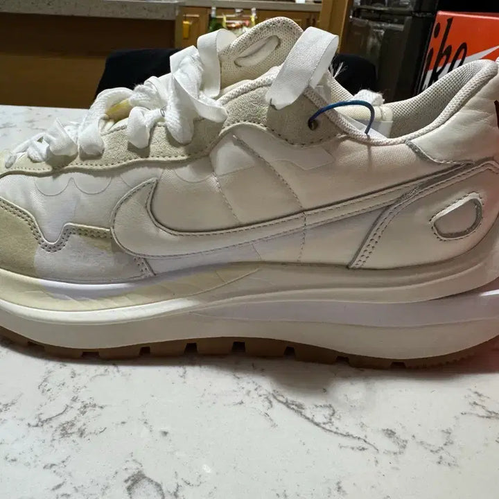 [BUNJANG] Nike Sacai Vaporwaffle White Sneakers / 사카이 베이퍼와플 화이트 275