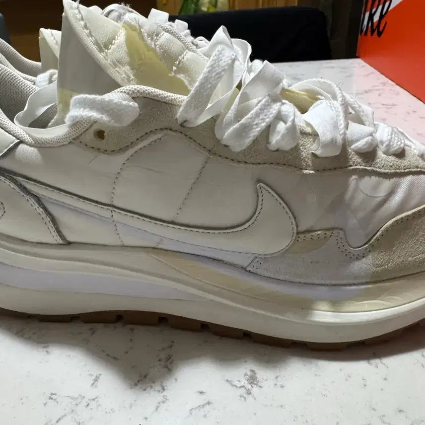 [BUNJANG] Nike Sacai Vaporwaffle White Sneakers / 사카이 베이퍼와플 화이트 275