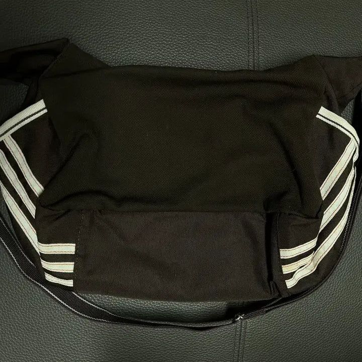[BUNJANG] Adidas Vintage Crossbody Bag / 아디다스 고동색 빈티지 크로스백