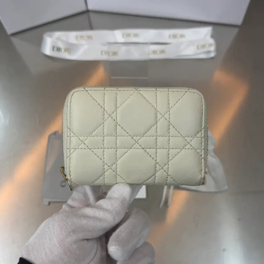 [BUNJANG] Dior Lady Dior Voyager Heart Zip Coin Wallet / [리오브] 디올 레이디 디올 하트 보야저 지퍼 코인 중지갑