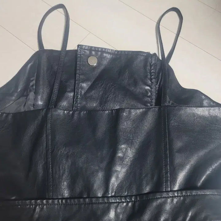 [BUNJANG] Unicay Black Leather Flare Dress / 유니캐 블랙 레더 벨트 플레어 원피스