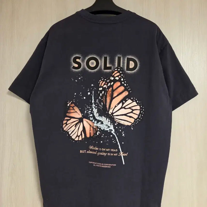 [BUNJANG] Solid Homme Embroidered Butterfly Back Logo T-shirt / 솔리드옴므 23FW 자수 나비 백로고 반팔 티셔츠 46