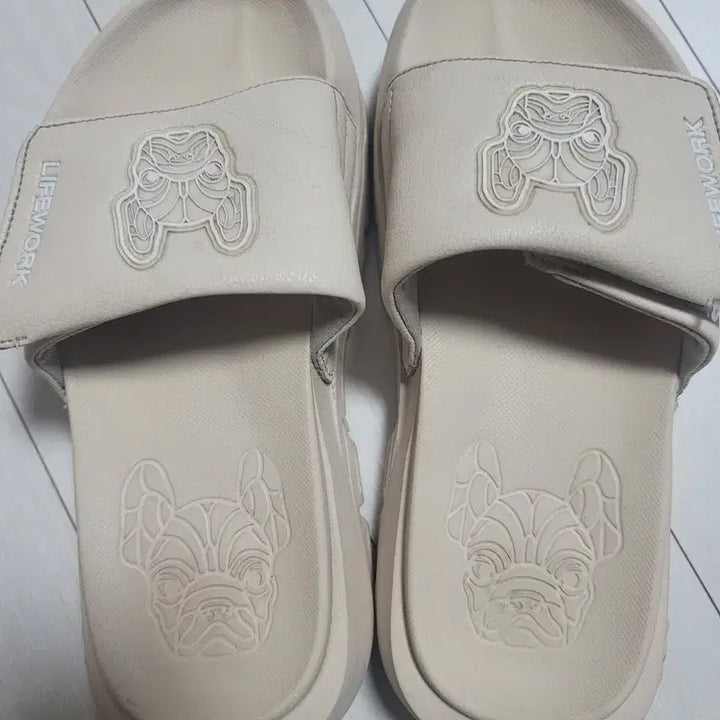 [BUNJANG] LifeWork Puppy Ivory Slippers (Size 230) / 라이프워크 슬리퍼 아이보리 강아지 230