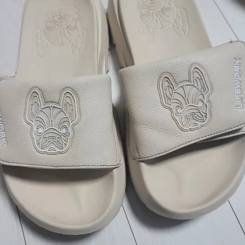 [BUNJANG] LifeWork Puppy Ivory Slippers (Size 230) / 라이프워크 슬리퍼 아이보리 강아지 230