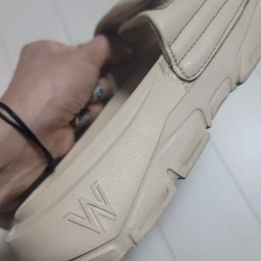 [BUNJANG] LifeWork Puppy Ivory Slippers (Size 230) / 라이프워크 슬리퍼 아이보리 강아지 230